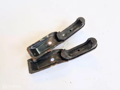 Radiatorsteun beugels Volvo 240 2.3i Polar ('82-'94) 1201818