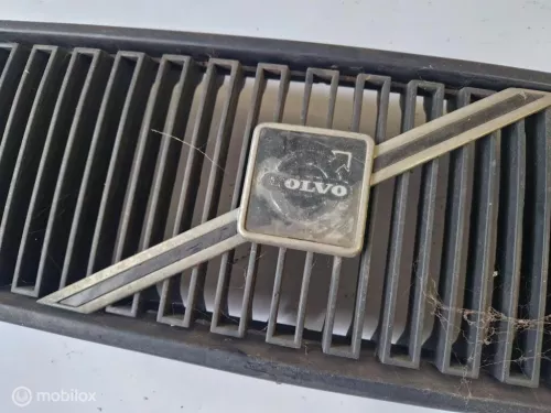 Grille Volvo 240 zwart 1986- 1312790