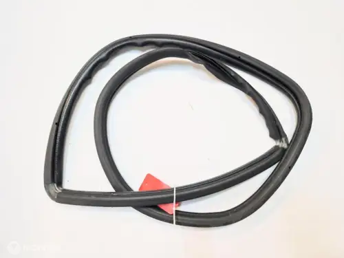 Deurrubber rechtsachter Volvo V70 I 2.4 ('97-'00) 1372654