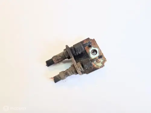 Remslang beugel Volvo 240 242 244 245 262 264 265 1221736