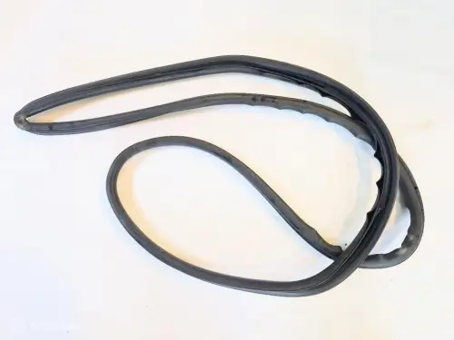 Deurrubber links voor. Volvo 850 S70 V70 V70 XC I 6845004
