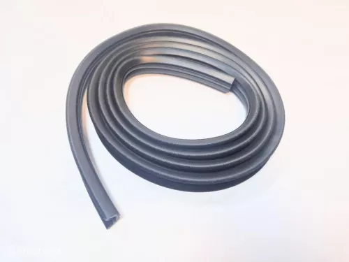 Raamloop deur rubber bovenste Volvo 144 145 164 676675