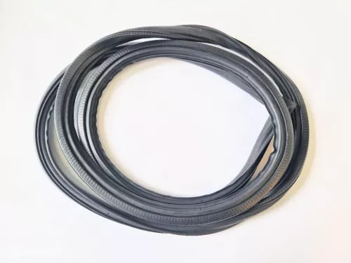 Deurrubber carrosserie rechts Volvo P1800 682297