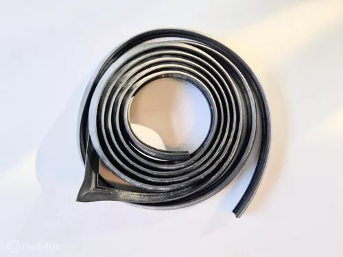 Deurrubber rechts voor. Volvo Amazon 120 130 672155
