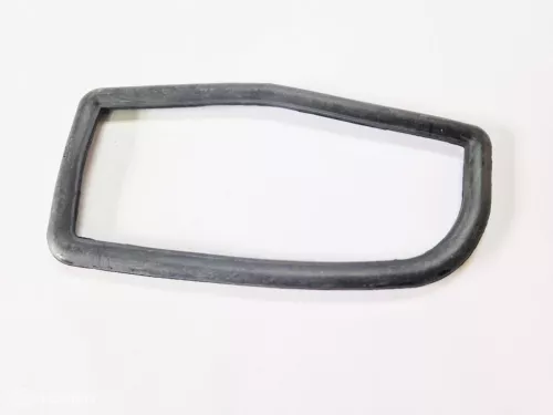 Volvo 142 144 164 achterlicht rubber links 681174 -1972