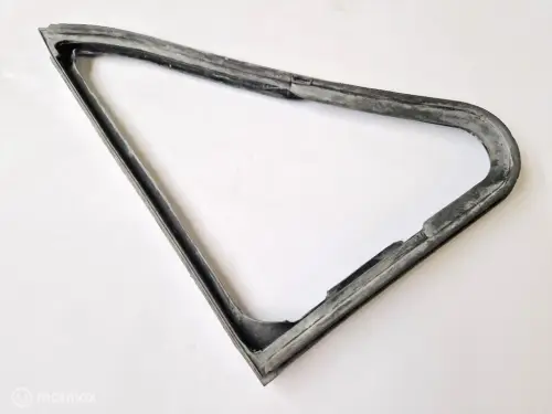 Rubber ventilatieruit rechts Volvo Amazon 120 130 220 673458