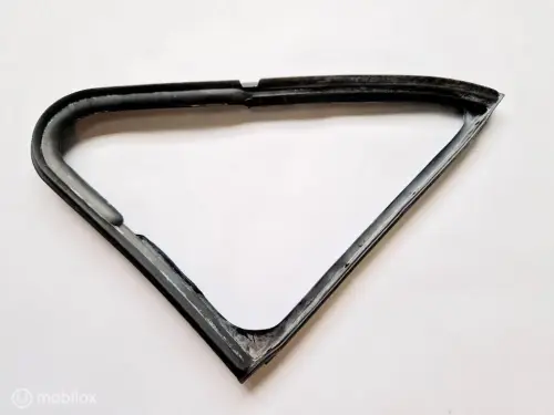Rubber ventilatieruit links Volvo Amazon 120 130 220 673457