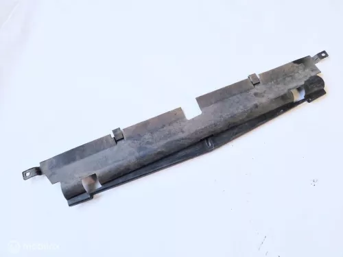 Luchtgeleiding front Volvo 360 2.0 GLT Inj. ('82-'89) 297072