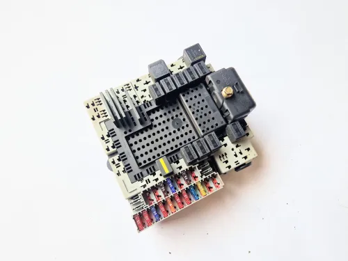 Zekeringenkast Volvo S60 I 8679899