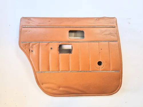 Deurpaneel links achter. Volvo 164