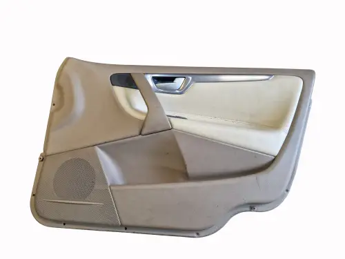 Deurpaneel rechts voor. Volvo V70 II Beige